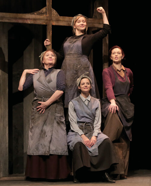 Les Filles aux mains jaunes